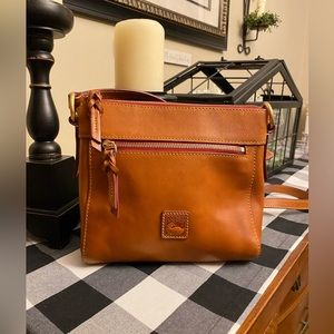 Dooney & Bourke Florentine Allison Crossbody -smoke/pet free home